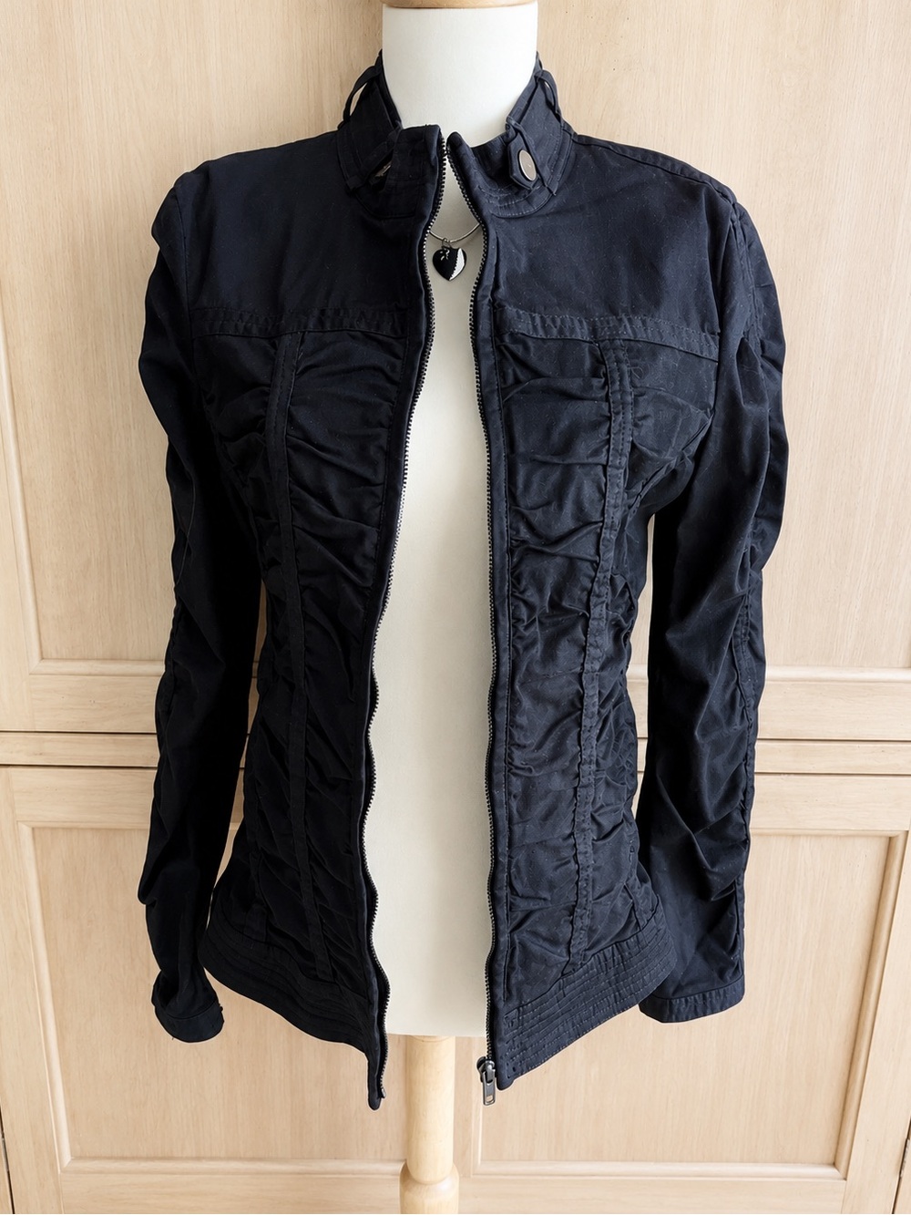 MNG By Mango Black Women’s Ruched Zip-Front Jacket Size Small NWOT - Picture 3 of 11